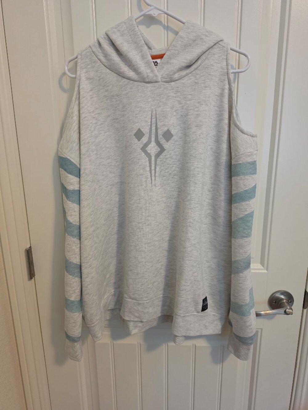 Star Wars Ahsoka Tano cold shoulder sweatshirt hoodie, plus 1x